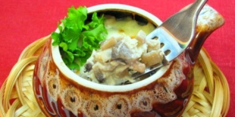 Julienne sa pečurkama: recepti za kuhanje u rerni, u tavi, u sporom šporetu